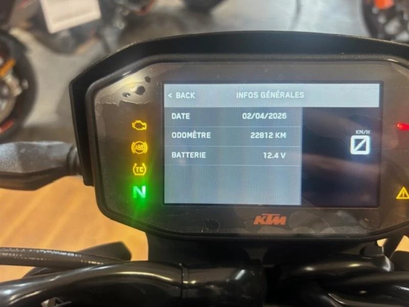 890 DUKE R