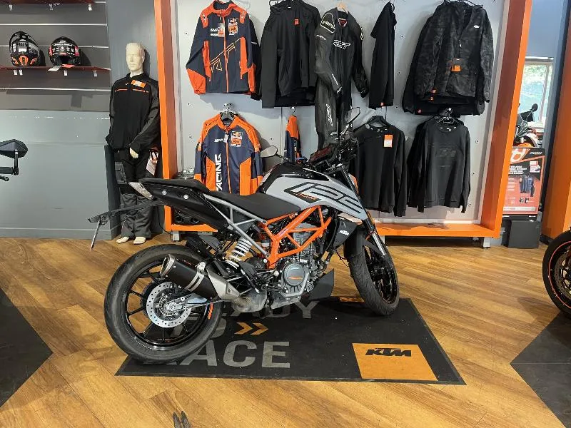 125 DUKE ABS