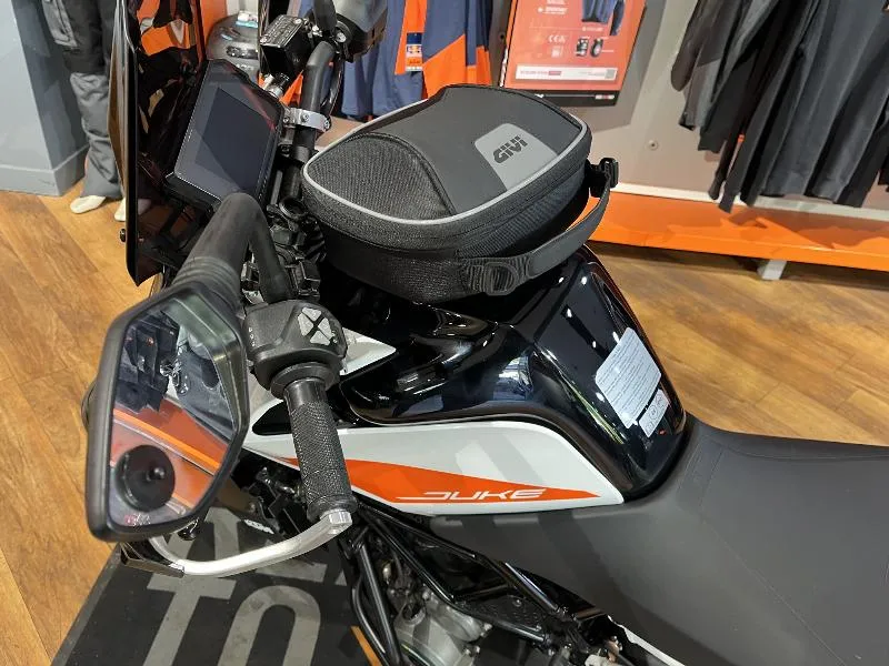 390 DUKE ABS