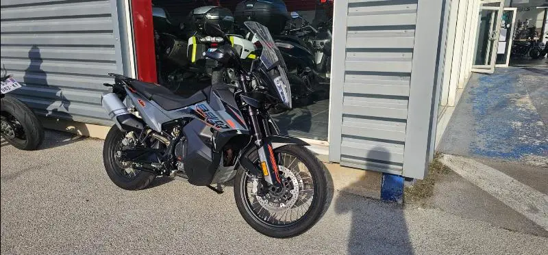 890 ADVENTURE