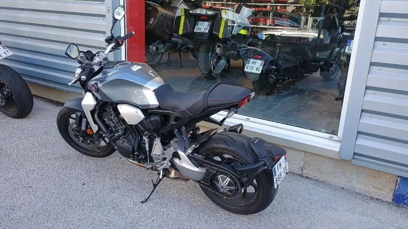CB 1000 R