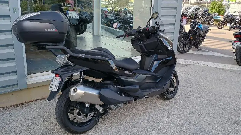 C 400 GT