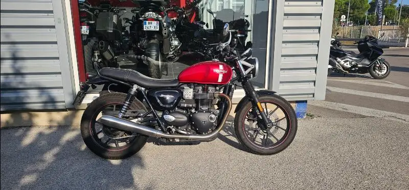 STREET TWIN  900