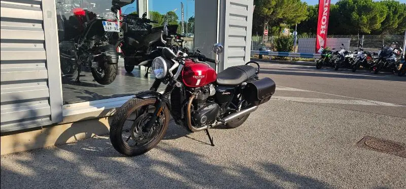STREET TWIN  900