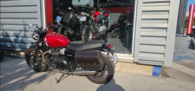 STREET TWIN  900