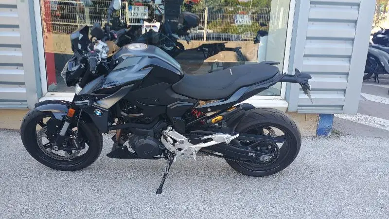 F 900 R