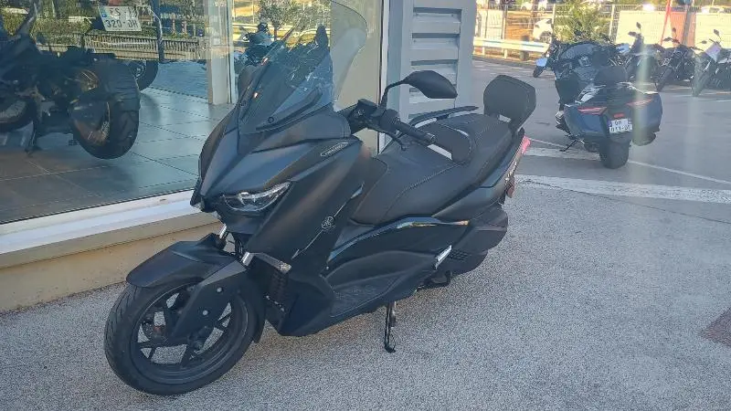 XMAX 300 IRON MAX