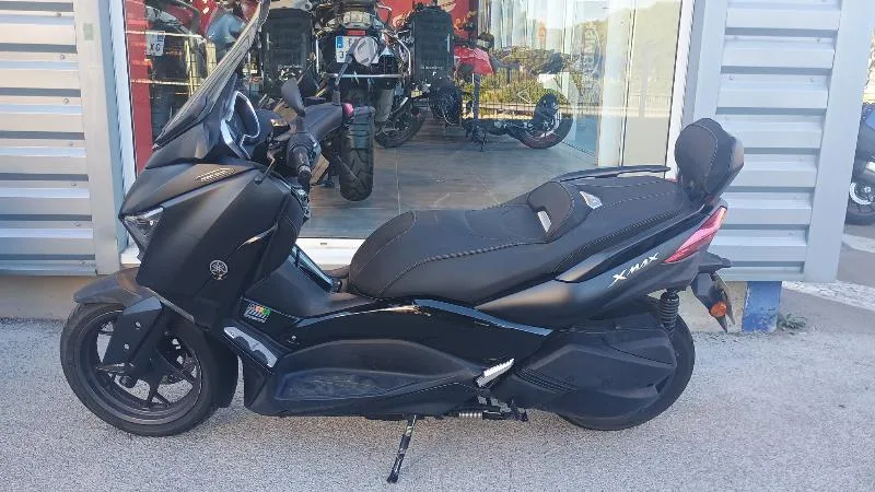 XMAX 300 IRON MAX