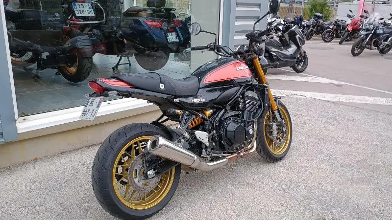 Z 900