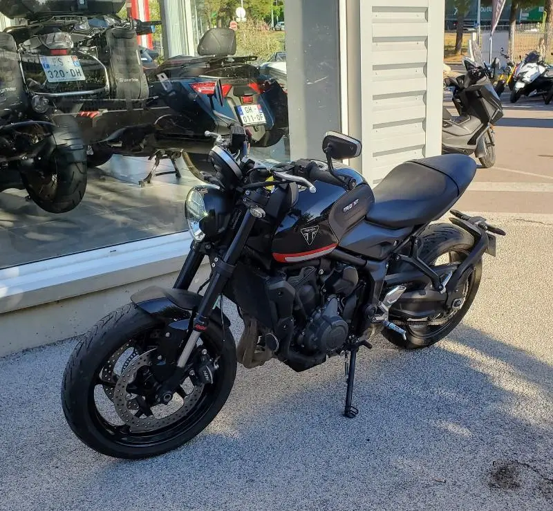 TRIDENT 660
