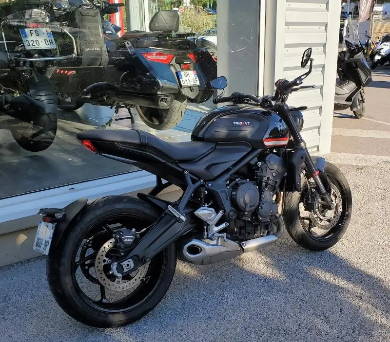 TRIDENT 660