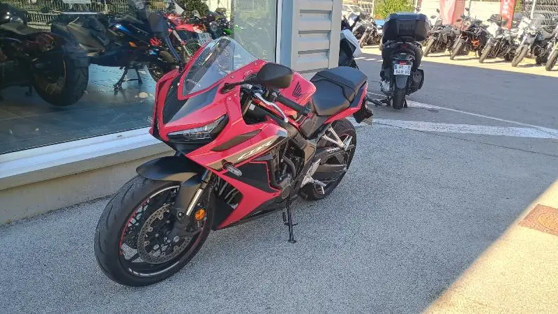 CBR 650  R
