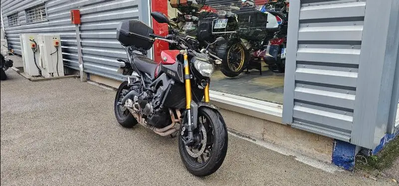 MT09