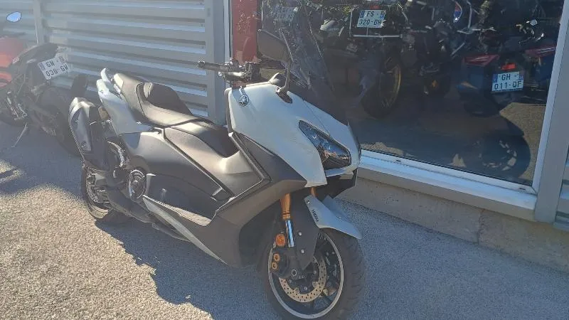 XP TMAX 560 TECH MAX