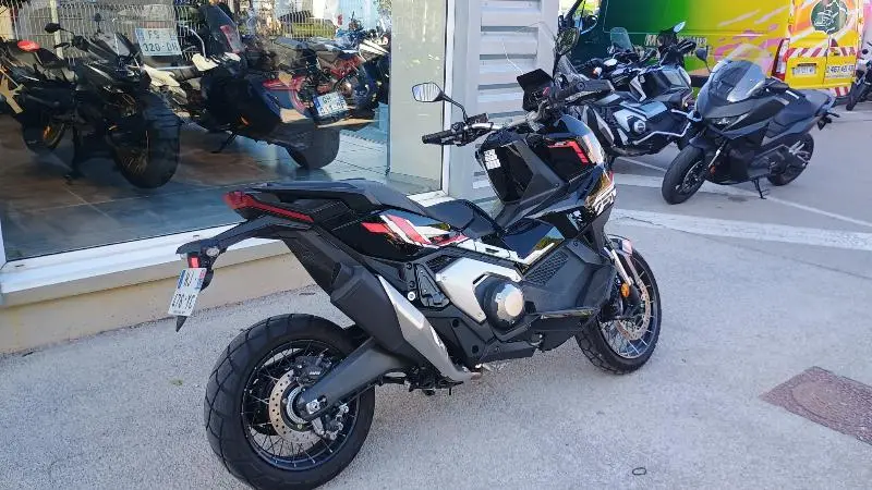 XADV 750 DCT