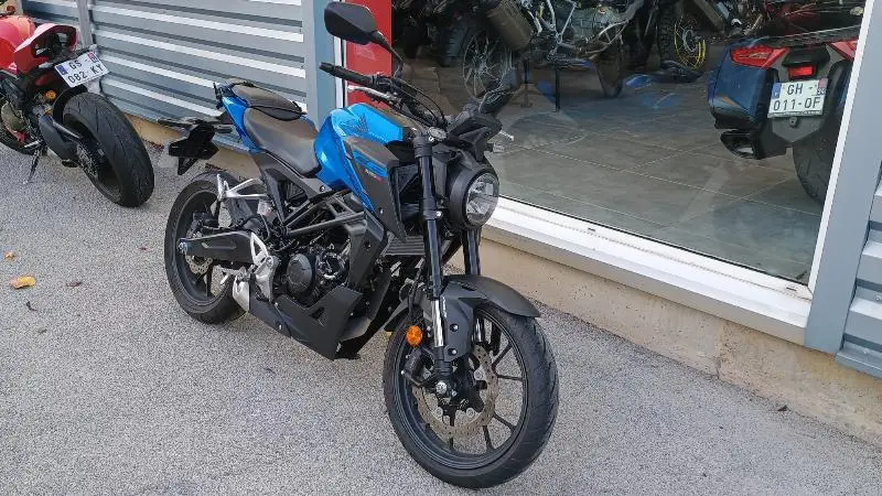 CB 125  R