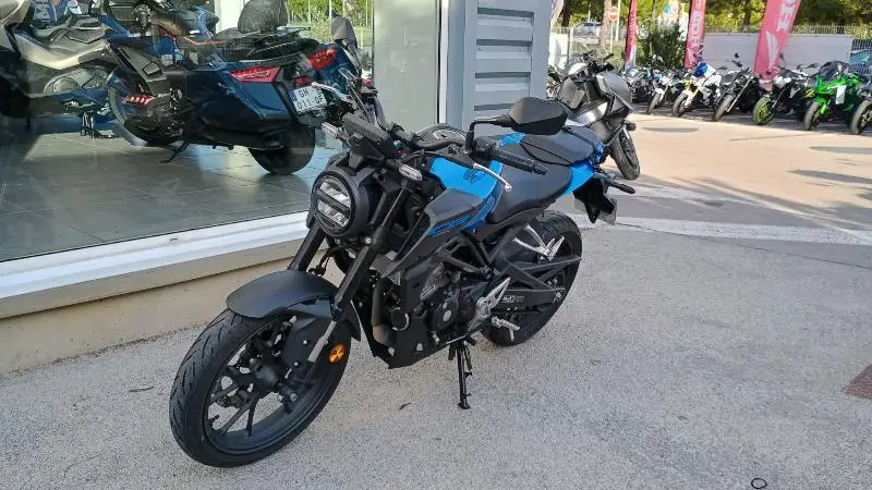 CB 125  R