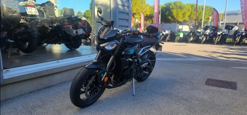 STREET TRIPLE 765 RS