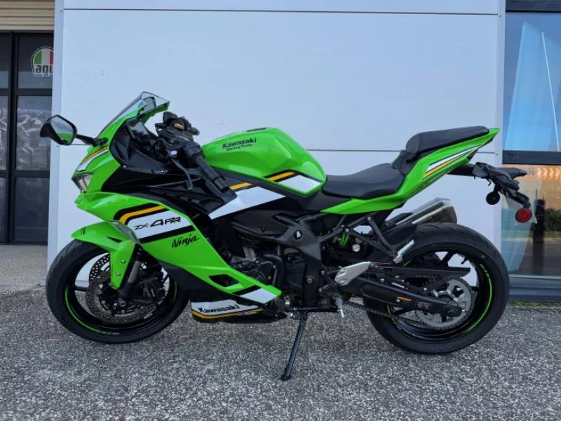 ZX4R
