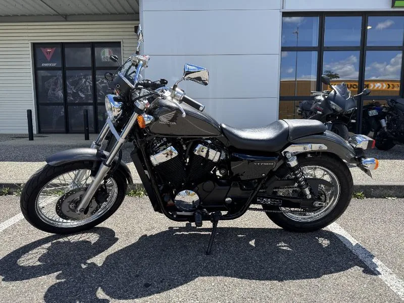 VT 750 S