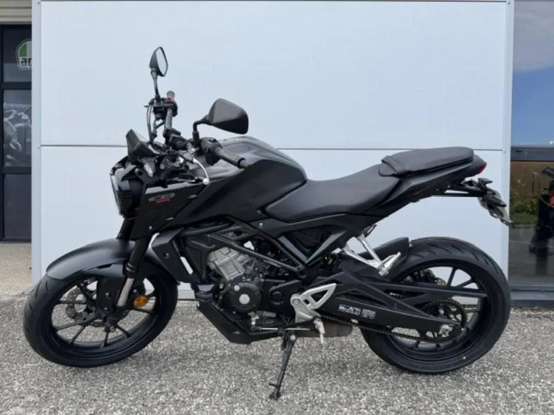 CB 125  R