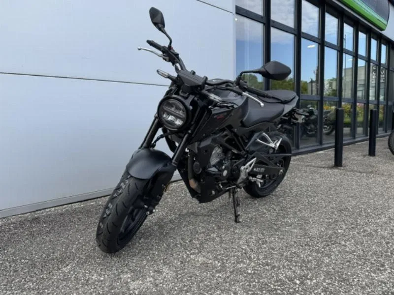 CB 125  R