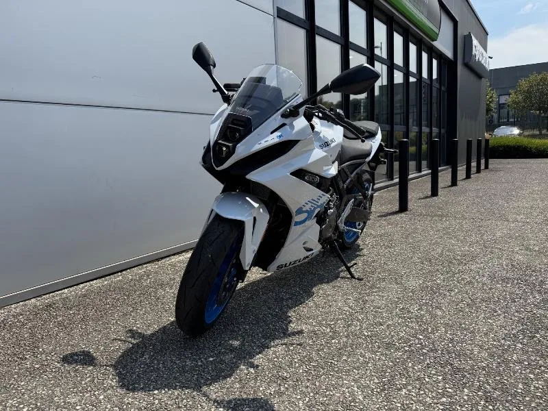 GSX8R
