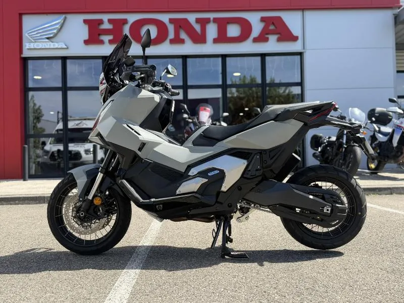 XADV 750 DCT