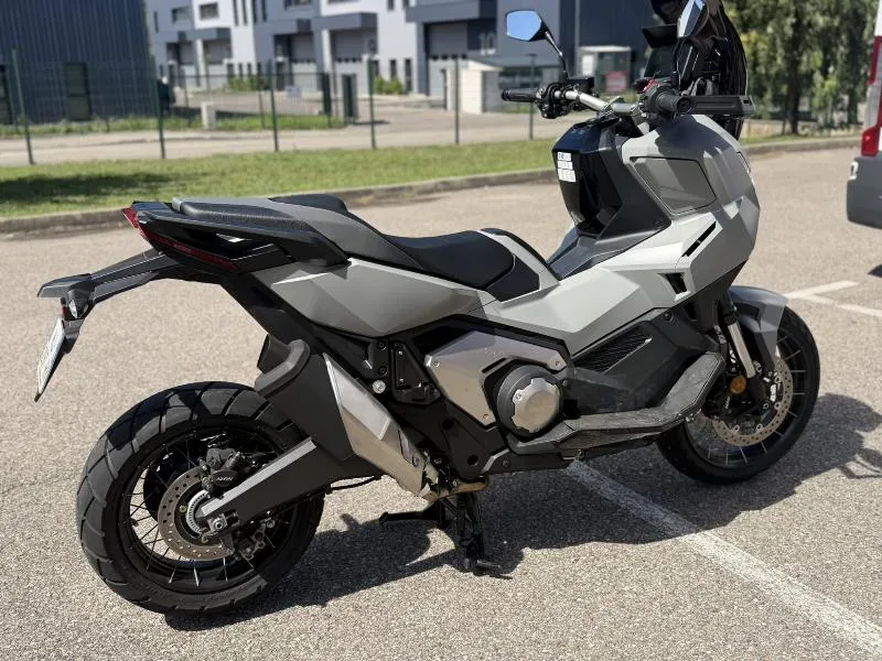 XADV 750 DCT