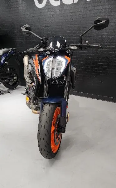 890 DUKE R