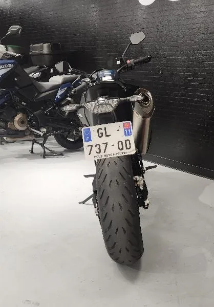 890 DUKE R