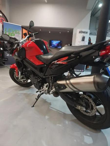 F 800 R