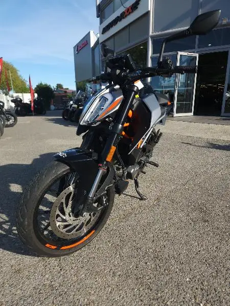 125 DUKE