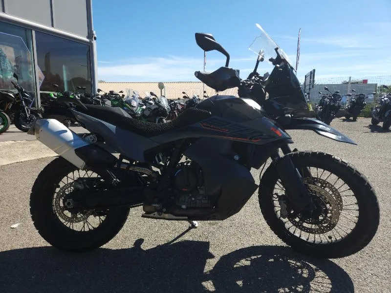 890 ADVENTURE