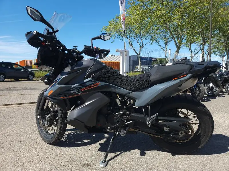 890 ADVENTURE