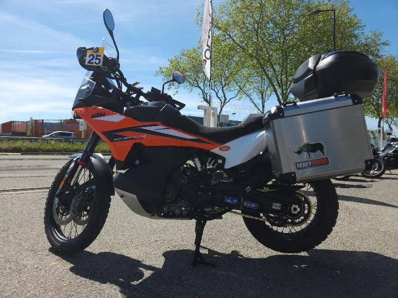 890 ADVENTURE