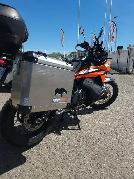 890 ADVENTURE