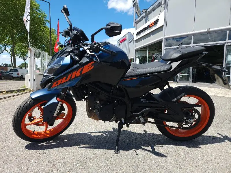 125 DUKE ABS
