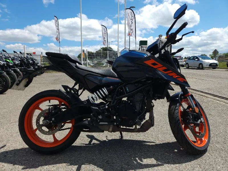 125 DUKE ABS