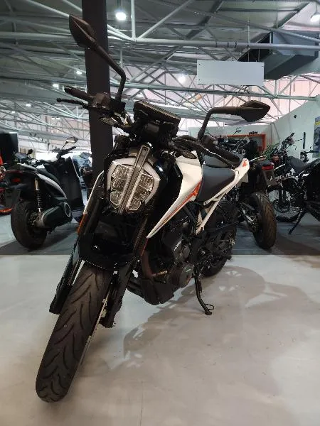 390 DUKE