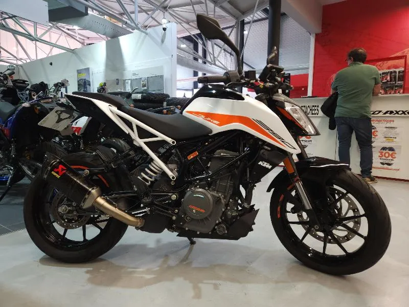 390 DUKE