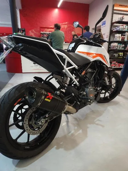 390 DUKE