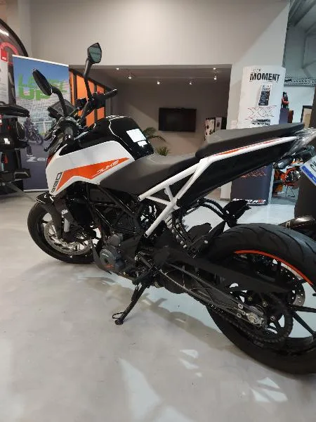 390 DUKE