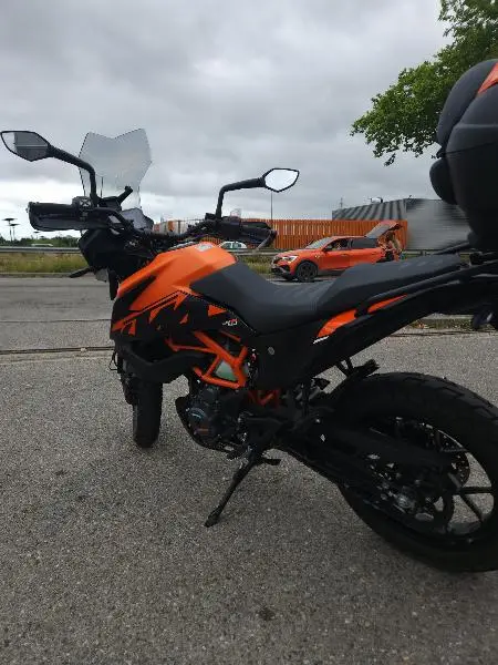 390 ADVENTURE