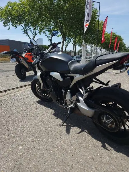 CB 1000 R