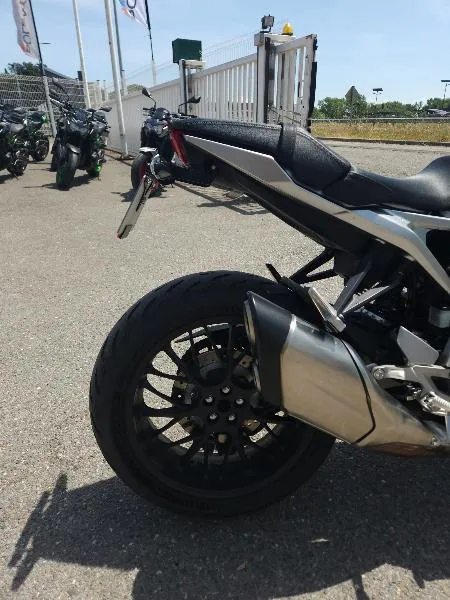 CB 1000 R