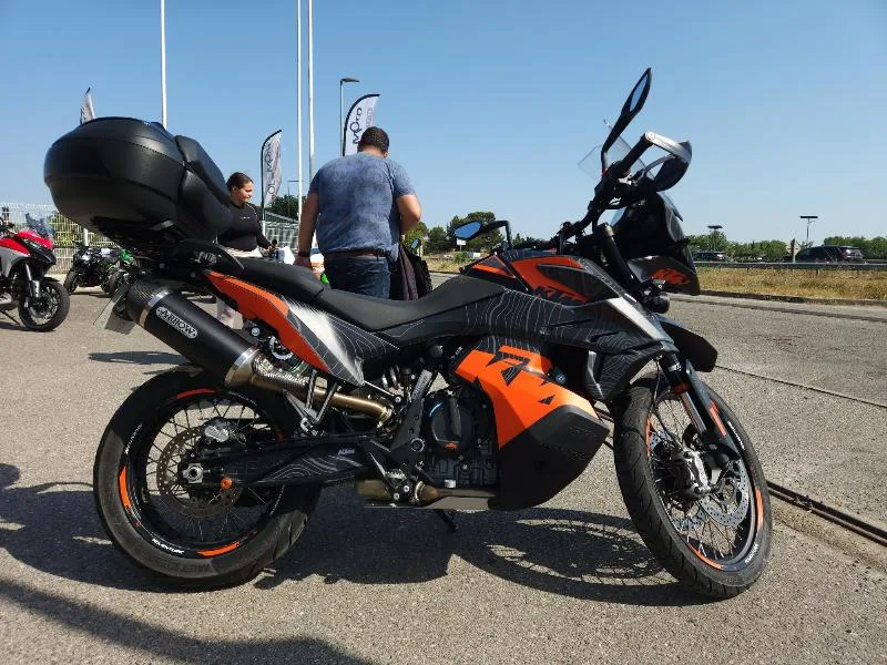 890 ADVENTURE