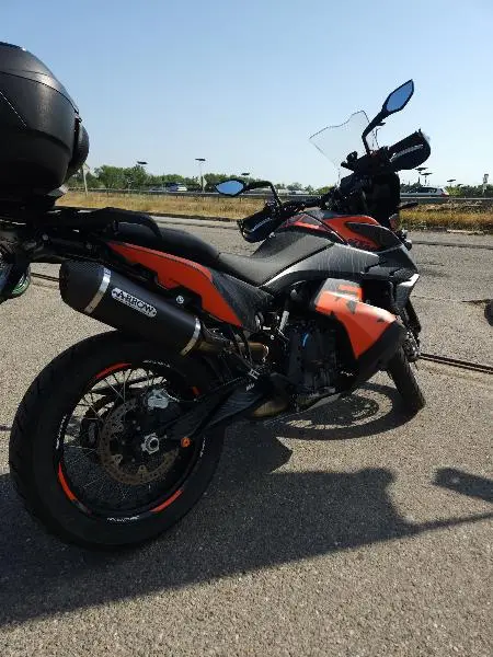 890 ADVENTURE