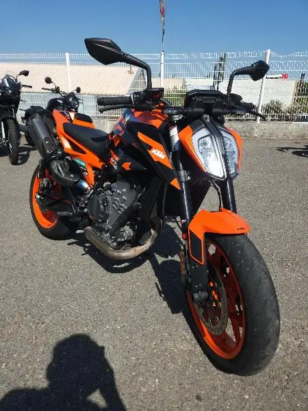 890 DUKE GP