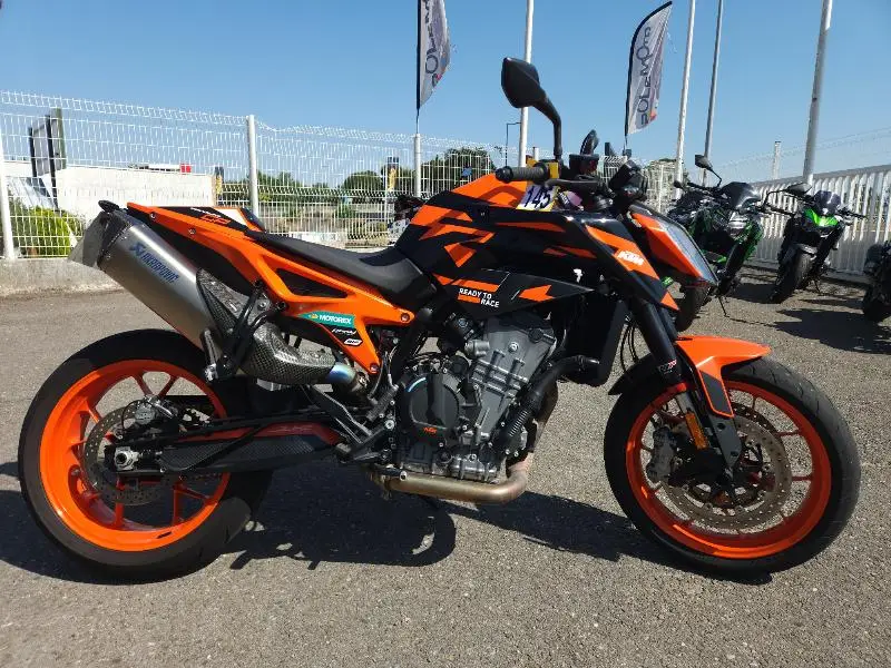 890 DUKE GP